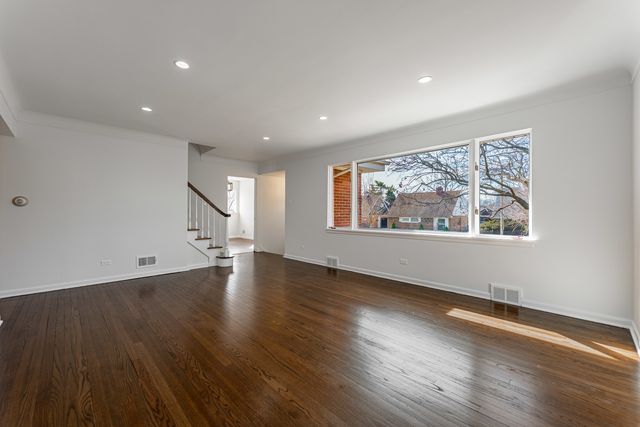 4313 Elm Avenue, Lyons, IL 60534