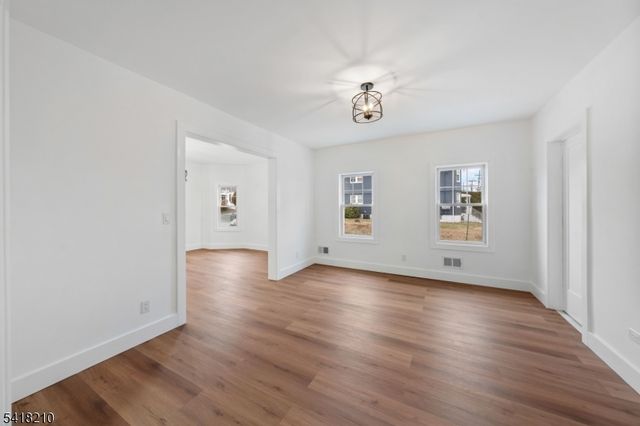 43 S Michigan Ave, Kenilworth Boro, NJ 07033