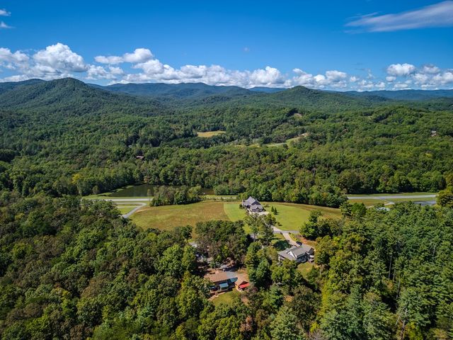 179 Cessna Loop, Blue Ridge, GA 30513