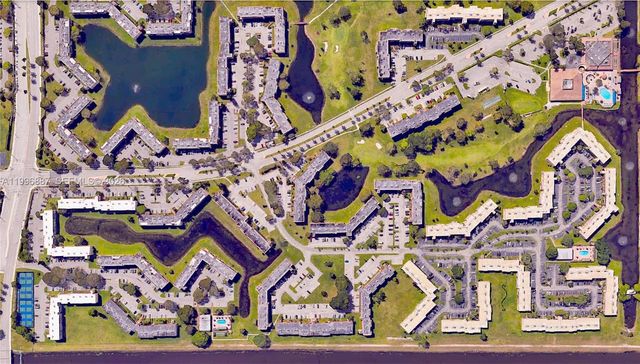 9041 Sunrise Lakes Blvd 106, Sunrise, FL 33322