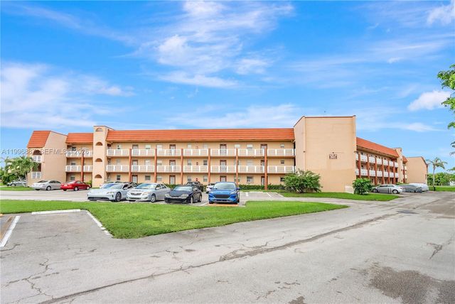 9041 Sunrise Lakes Blvd 106, Sunrise, FL 33322