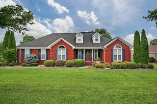19 Jonathan Dr, Fayetteville, TN 37334