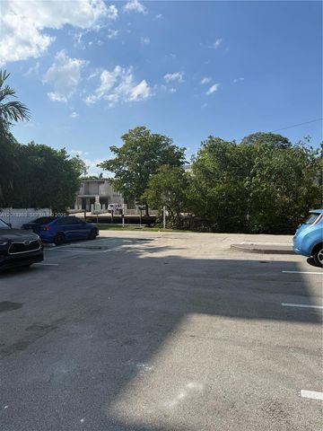 924 SE 2nd St 14, Fort Lauderdale, FL 33301