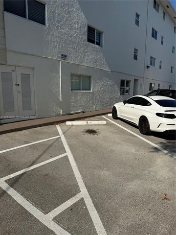 924 SE 2nd St 14, Fort Lauderdale, FL 33301