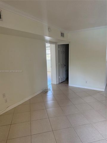 924 SE 2nd St 14, Fort Lauderdale, FL 33301