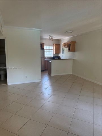924 SE 2nd St 14, Fort Lauderdale, FL 33301