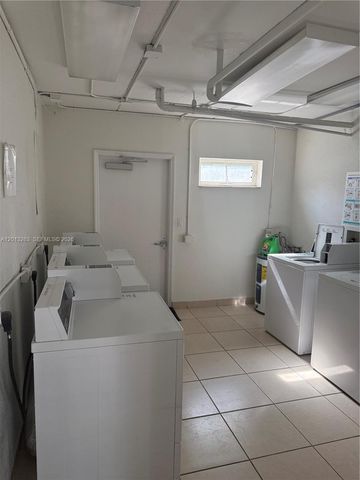 924 SE 2nd St 14, Fort Lauderdale, FL 33301