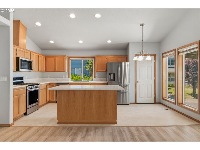3330 Ne 164TH Loop, Portland, OR 97230