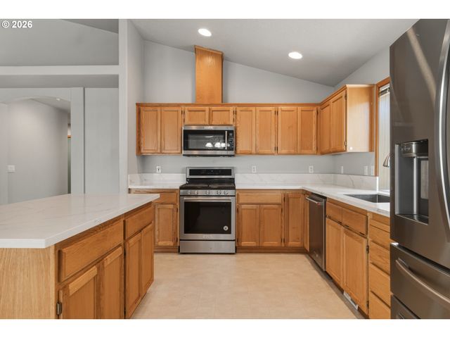 3330 Ne 164TH Loop, Portland, OR 97230