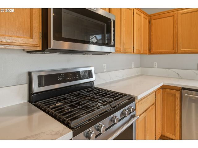 3330 Ne 164TH Loop, Portland, OR 97230