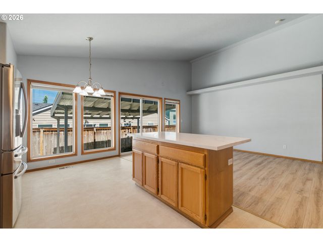 3330 Ne 164TH Loop, Portland, OR 97230