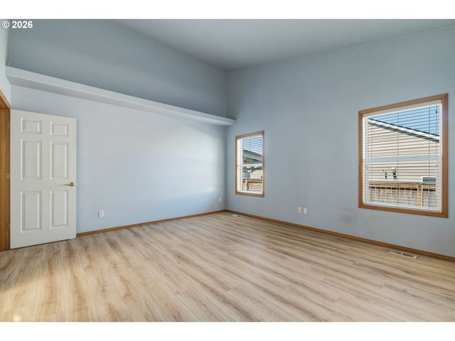3330 Ne 164TH Loop, Portland, OR 97230