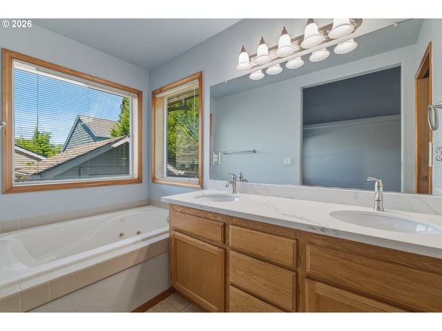 3330 Ne 164TH Loop, Portland, OR 97230
