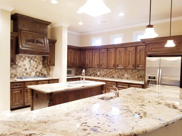 5809 Newcastle Street, Bellaire, TX 77401
