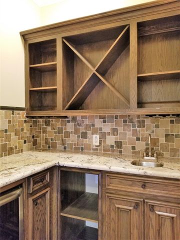 5809 Newcastle Street, Bellaire, TX 77401