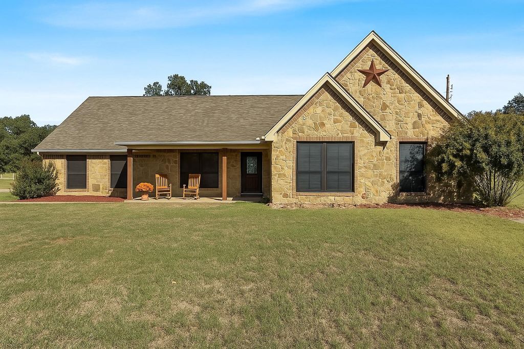 1511 Cabaniss Lane, Weatherford, TX 76088