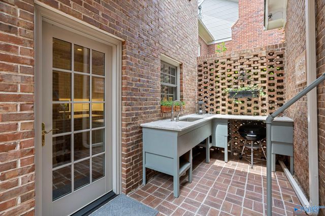 26 Saint James Square SE, Huntsville, AL 35801