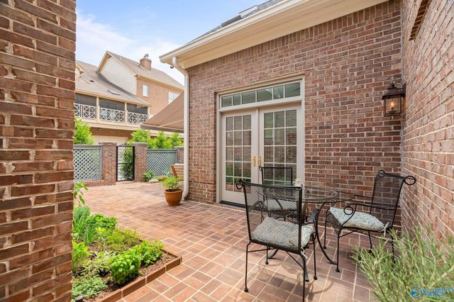 26 Saint James Square SE, Huntsville, AL 35801
