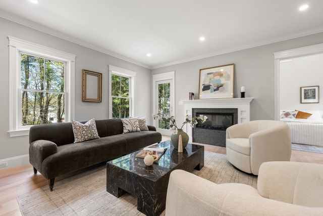6 Revolutionary Road, Lexington, MA 02421
