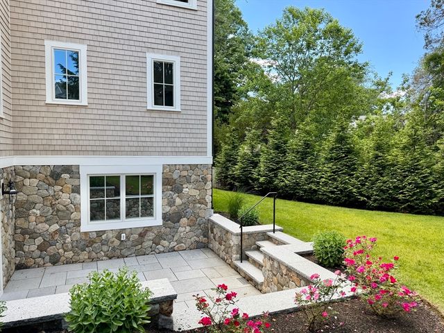 6 Revolutionary Road, Lexington, MA 02421