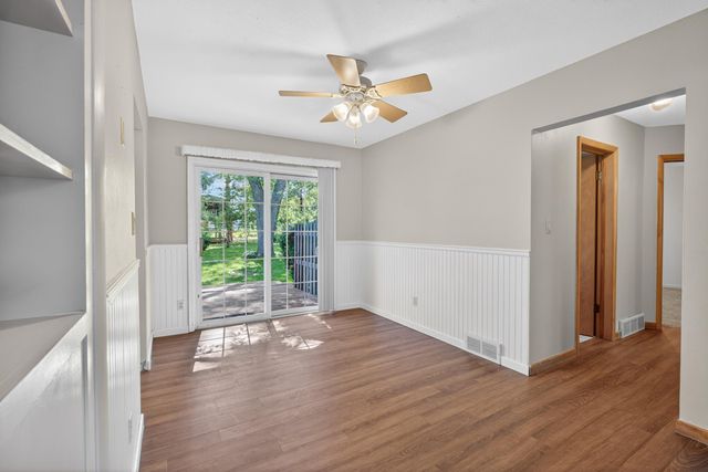 443 S Hackett Road, Waterloo, IA 50701