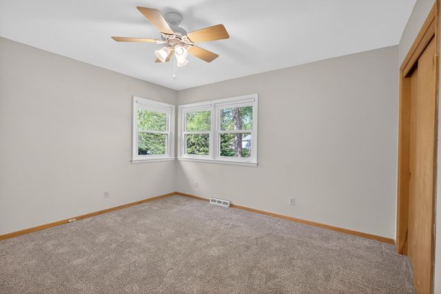 443 S Hackett Road, Waterloo, IA 50701