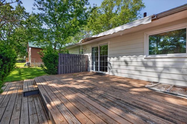 443 S Hackett Road, Waterloo, IA 50701