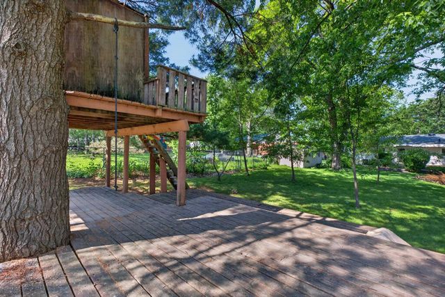 443 S Hackett Road, Waterloo, IA 50701