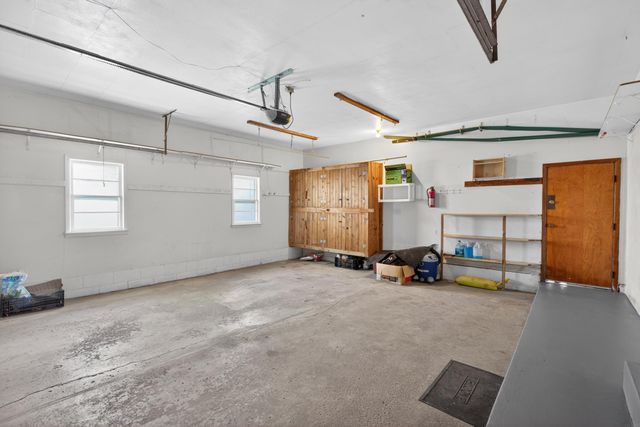 443 S Hackett Road, Waterloo, IA 50701