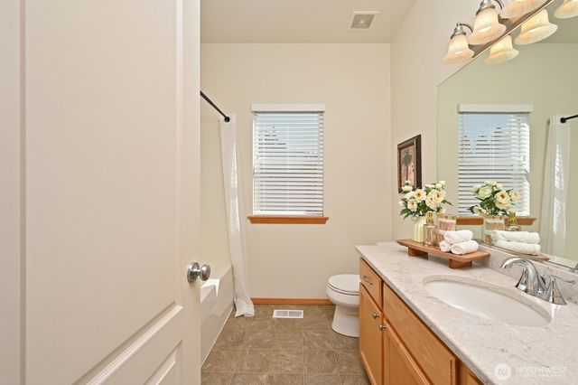 6025 195th Avenue E, Bonney Lake, WA 98391