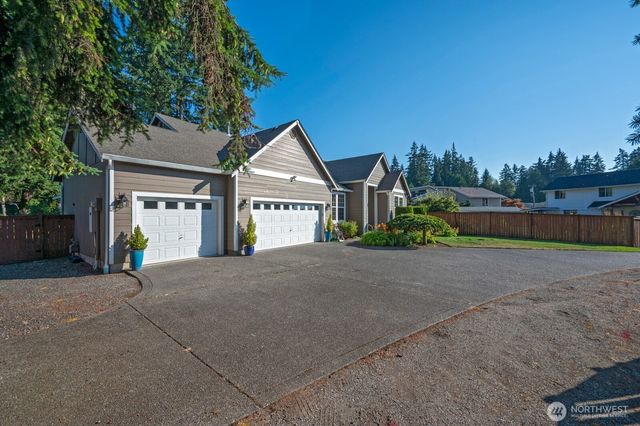 6025 195th Avenue E, Bonney Lake, WA 98391