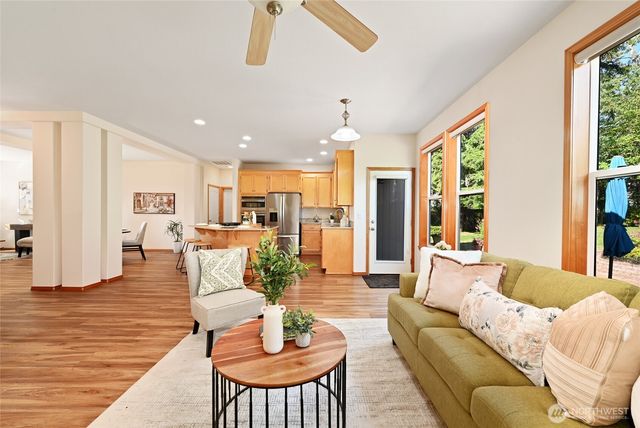 6025 195th Avenue E, Bonney Lake, WA 98391