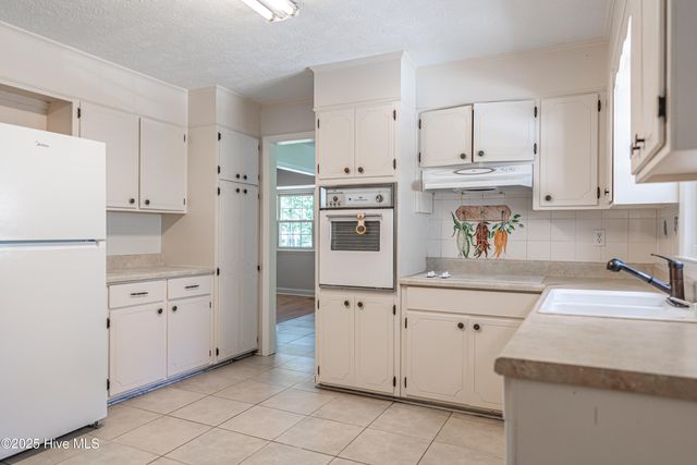 606 John Mcqueen Road, Aberdeen, NC 28315