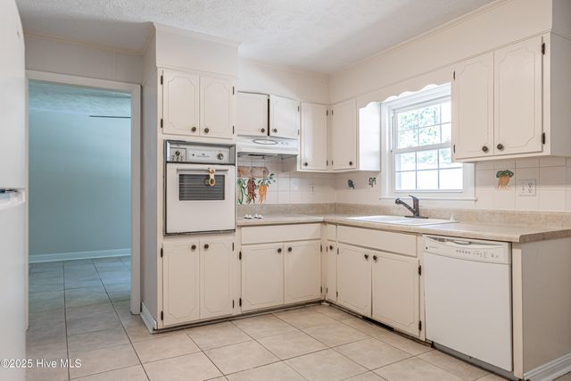 606 John Mcqueen Road, Aberdeen, NC 28315