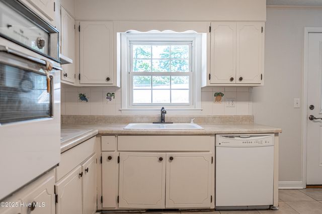 606 John Mcqueen Road, Aberdeen, NC 28315