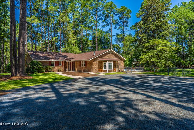 606 John Mcqueen Road, Aberdeen, NC 28315