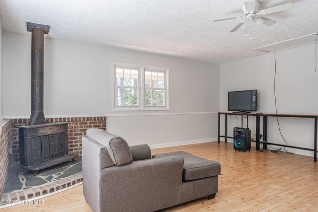 606 John Mcqueen Road, Aberdeen, NC 28315