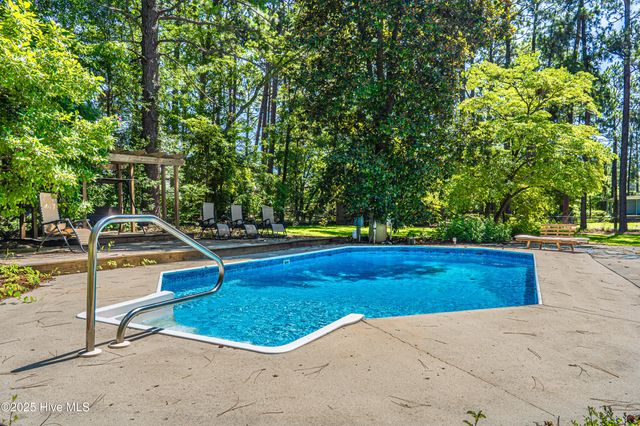 606 John Mcqueen Road, Aberdeen, NC 28315