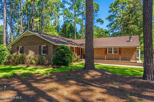 606 John Mcqueen Road, Aberdeen, NC 28315