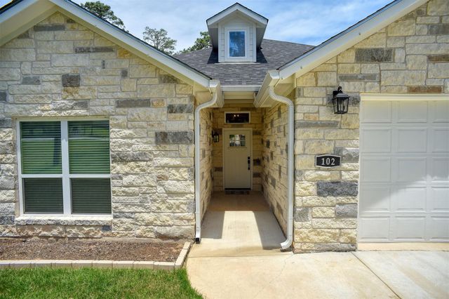 102 Kaena LN, Bastrop, TX 78602
