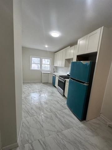 76 WEST 54TH ST, Bayonne, NJ 07002