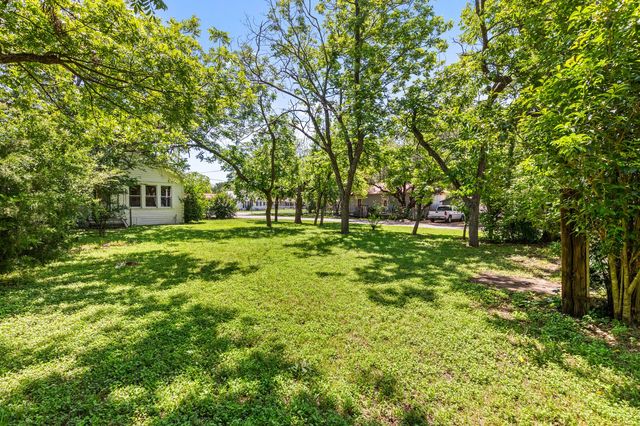 801-803 N Harrison Street, West, TX 76691