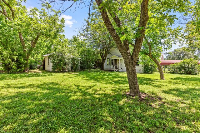 801-803 N Harrison Street, West, TX 76691