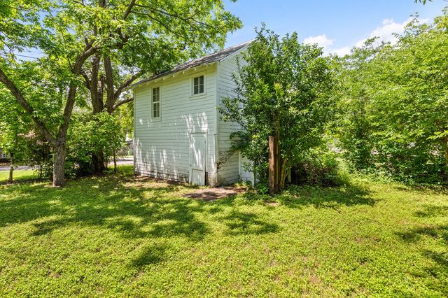 801-803 N Harrison Street, West, TX 76691