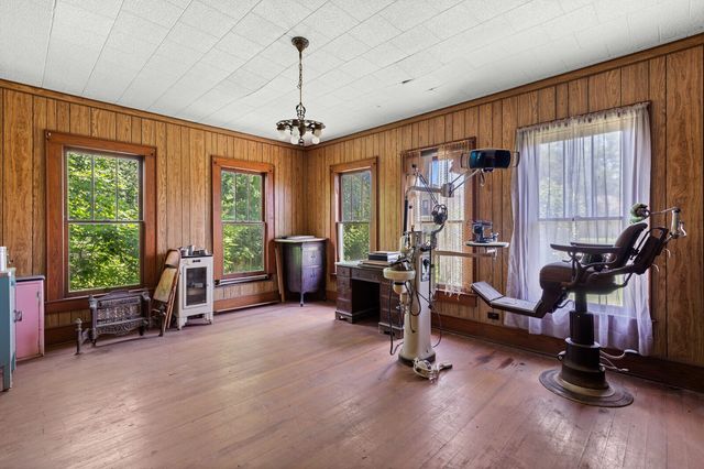 801-803 N Harrison Street, West, TX 76691