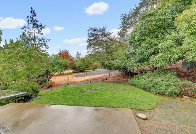 470 S Stoneham Circle, Medford, OR 97504