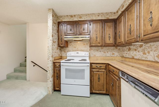 470 S Stoneham Circle, Medford, OR 97504