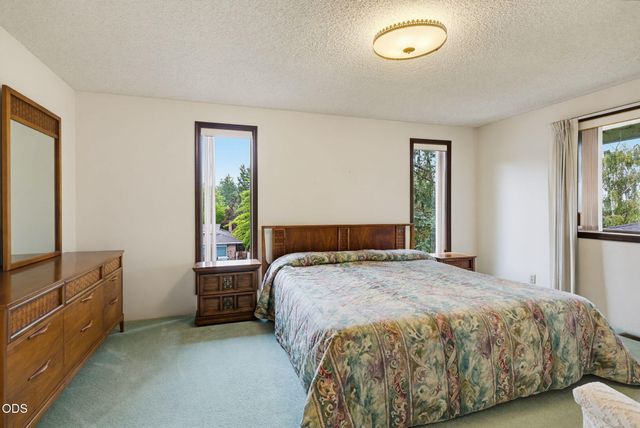 470 S Stoneham Circle, Medford, OR 97504