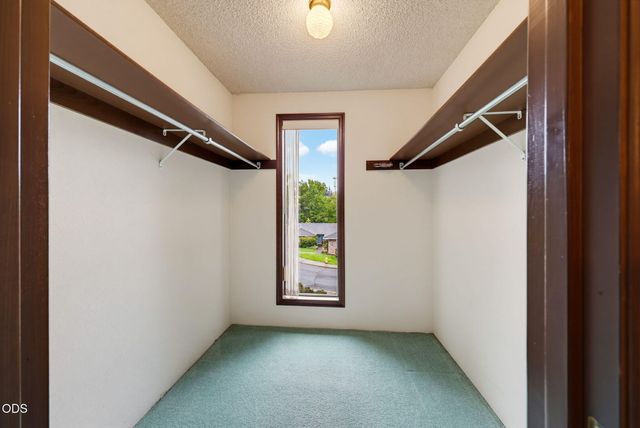 470 S Stoneham Circle, Medford, OR 97504