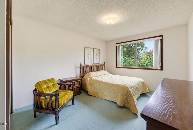 470 S Stoneham Circle, Medford, OR 97504